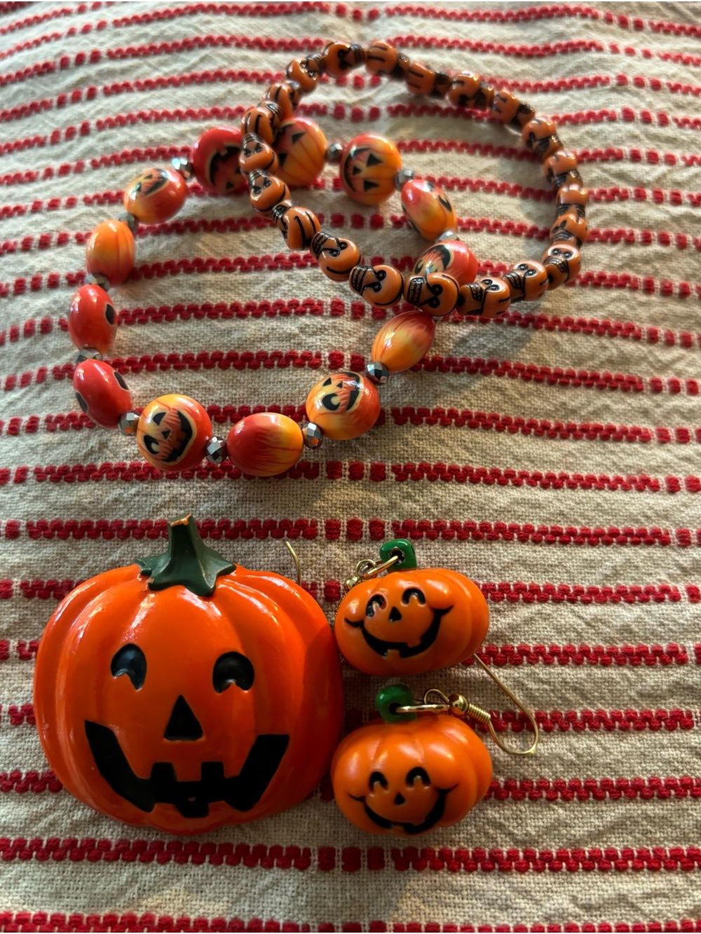 Halloween Pumpkin Jewelry Set, Orange Pumpkin & Skull Beads w/ Brooch & Earrings